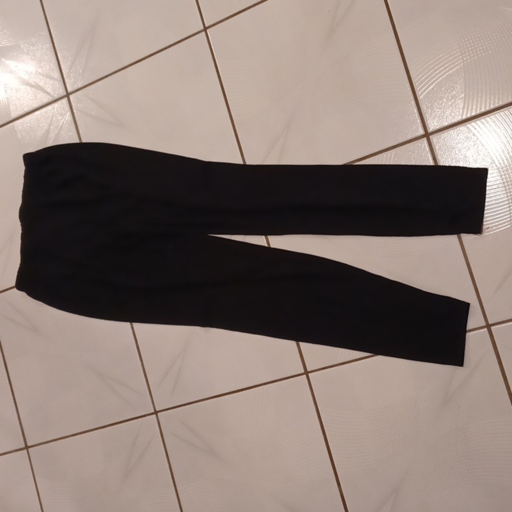 $4 Add-on Plain Black Leggings - O/S (Fits Small) - Picture 2 of 6